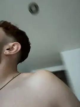 Snapshot of Juan_Castano chatting on 01-12-26, 03:24 Juan Castano online show from 01-12-26, 03:24