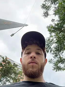 Snapshot of Juan_Castano chatting on 11-21-25, 05:34 Juan Castano online show from 11-21-25, 05:34