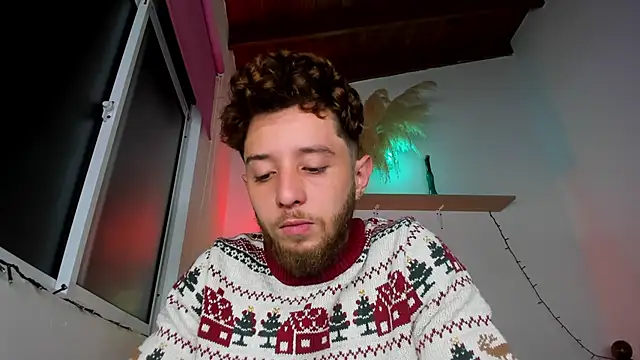 Snapshot of Juan_Castano chatting on 12-20-25, 08:06 Juan Castano online show from 12-20-25, 08:06