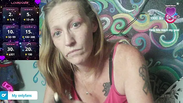 Snapshot of 4EyedSluttyGinger chatting on 10-13-25, 09:27 4EyedSluttyGinger online show from 10-13-25, 09:27