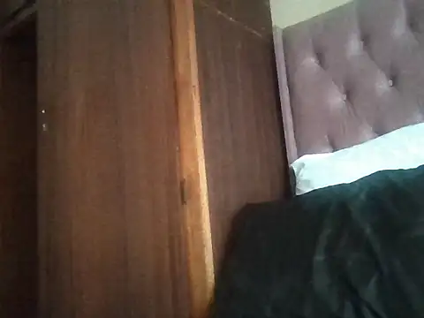 Snapshot of ShooingBunch chatting on 10-06-25, 08:15 ShooingBunch online show from 10-06-25, 08:15