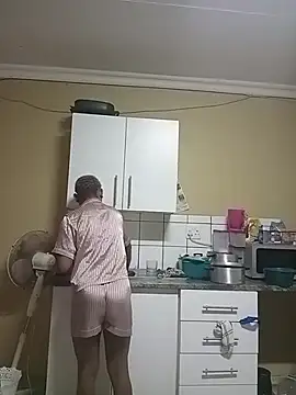 ShooingBunch online show from 04-08-26, 02:51