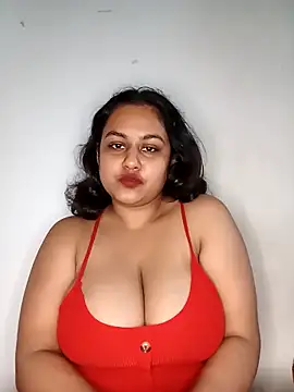 Snapshot of bumblebeegirl chatting on 02-02-25, 04:11 bumblebeegirl online show from 02-02-25, 04:11