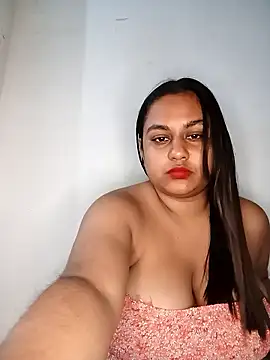 Snapshot of bumblebeegirl chatting on 01-18-26, 10:24 bumblebeegirl online show from 01-18-26, 10:24