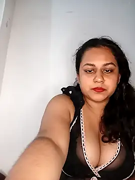 Snapshot of bumblebeegirl chatting on 09-16-25, 06:09 bumblebeegirl online show from 09-16-25, 06:09