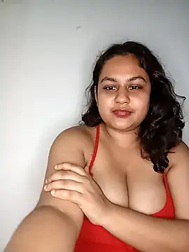 Snapshot of bumblebeegirl chatting on 02-22-25, 03:03 bumblebeegirl online show from 02-22-25, 03:03