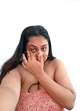 Snapshot of bumblebeegirl chatting on 05-16-26, 10:36 bumblebeegirl online show from 05-16-26, 10:36