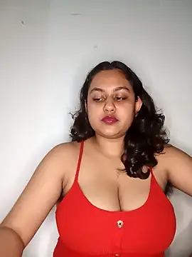 Snapshot of bumblebeegirl chatting on 03-21-25, 04:40 bumblebeegirl online show from 03-21-25, 04:40