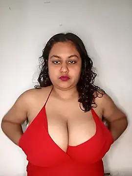 Snapshot of bumblebeegirl chatting on 03-01-25, 11:28 bumblebeegirl online show from 03-01-25, 11:28
