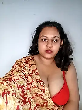 Snapshot of bumblebeegirl chatting on 12-29-24, 07:11 bumblebeegirl online show from 12-29-24, 07:11