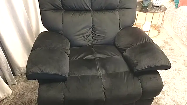 maggiemilff online show from 03-22-25, 09:34