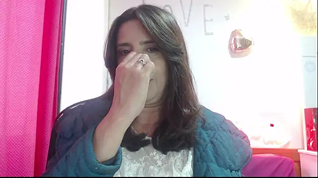 Snapshot of Victoria_meester chatting on 03-21-25, 08:50 Victoria meester online show from 03-21-25, 08:50