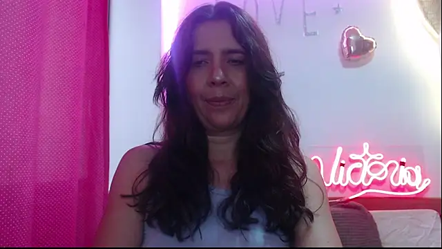 Snapshot of Victoria_meester chatting on 03-02-25, 08:03 Victoria meester online show from 03-02-25, 08:03