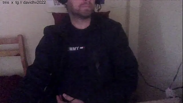 Snapshot of Davidhv2022 chatting on 10-23-25, 02:16 Davidhv2022 online show from 10-23-25, 02:16