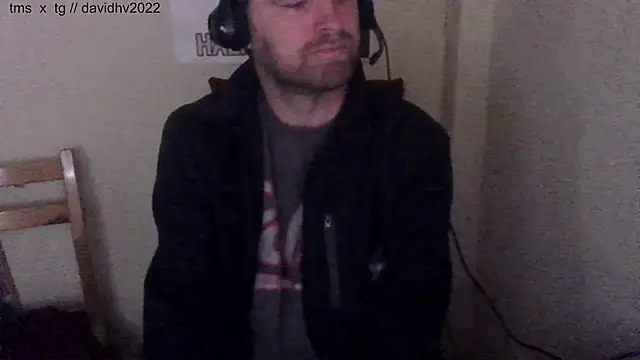 Snapshot of Davidhv2022 chatting on 09-18-25, 01:47 Davidhv2022 online show from 09-18-25, 01:47