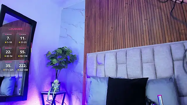 Snapshot of Ambar_Fox29 chatting on 11-19-25, 03:17 Ambar Fox29 online show from 11-19-25, 03:17