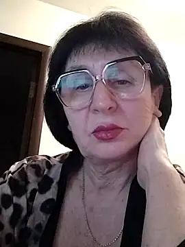 Snapshot of AlbinaXPretty chatting on 02-25-25, 08:42 AlbinaXPretty online show from 02-25-25, 08:42