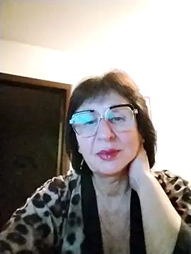 Snapshot of AlbinaXPretty chatting on 10-18-25, 08:55 AlbinaXPretty online show from 10-18-25, 08:55