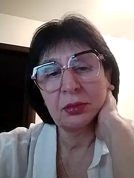 Snapshot of AlbinaXPretty chatting on 03-18-25, 07:44 AlbinaXPretty online show from 03-18-25, 07:44