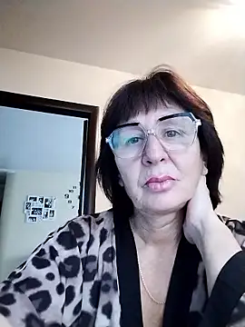 Snapshot of AlbinaXPretty chatting on 10-22-25, 07:19 AlbinaXPretty online show from 10-22-25, 07:19