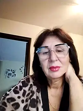 Snapshot of AlbinaXPretty chatting on 09-26-25, 07:04 AlbinaXPretty online show from 09-26-25, 07:04
