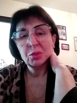 Snapshot of AlbinaXPretty chatting on 02-10-25, 12:50 AlbinaXPretty online show from 02-10-25, 12:50