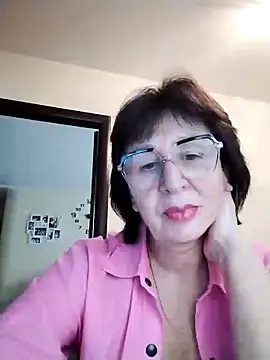 Snapshot of AlbinaXPretty chatting on 10-18-25, 06:59 AlbinaXPretty online show from 10-18-25, 06:59