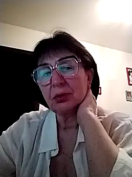 Snapshot of AlbinaXPretty chatting on 03-08-25, 09:08 AlbinaXPretty online show from 03-08-25, 09:08