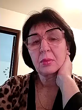 Snapshot of AlbinaXPretty chatting on 02-24-25, 07:55 AlbinaXPretty online show from 02-24-25, 07:55