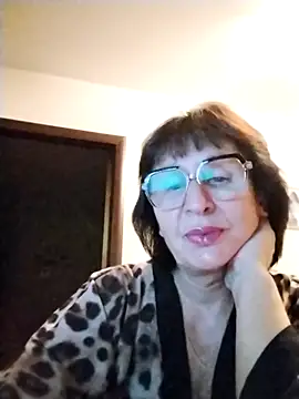 Snapshot of AlbinaXPretty chatting on 10-21-25, 05:56 AlbinaXPretty online show from 10-21-25, 05:56