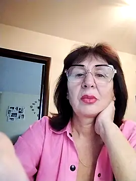 Snapshot of AlbinaXPretty chatting on 10-15-25, 06:33 AlbinaXPretty online show from 10-15-25, 06:33