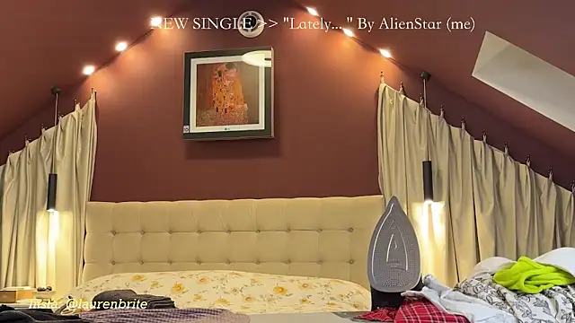 laurenbrite online show from 05-09-26, 09:18