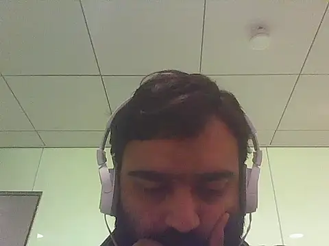 Snapshot of JohnBond009 chatting on 05-22-26, 08:12 JohnBond009 online show from 05-22-26, 08:12