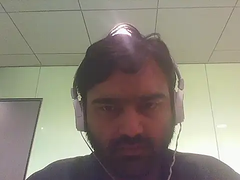 Snapshot of JohnBond009 chatting on 06-19-26, 07:47 JohnBond009 online show from 06-19-26, 07:47
