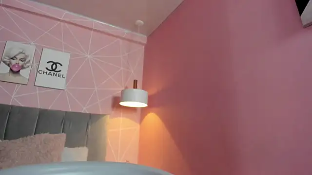 dolly zoe online show from 12-20-25, 01:41