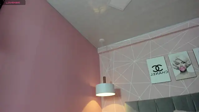 dolly zoe online show from 10-11-25, 01:39