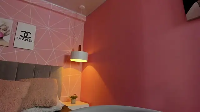 dolly zoe online show from 12-18-25, 05:12