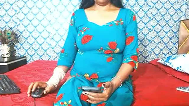 Snapshot of nikitahot3 chatting on 10-17-25, 02:19 nikitahot3 online show from 10-17-25, 02:19