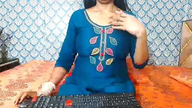 Snapshot of nikitahot3 chatting on 09-25-25, 03:29 nikitahot3 online show from 09-25-25, 03:29
