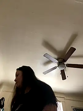 xocrybaby online show from 10-28-25, 04:06