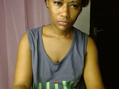 Snapshot of savage_laura chatting on 05-21-26, 02:53 savage laura online show from 05-21-26, 02:53