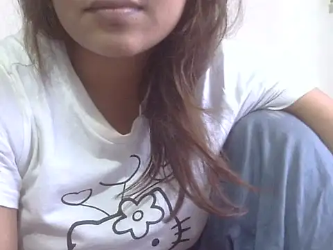 Snapshot of shekira99 chatting on 06-23-26, 04:43 shekira99 online show from 06-23-26, 04:43
