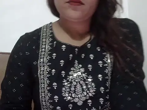 Snapshot of shekira99 chatting on 10-05-25, 07:37 shekira99 online show from 10-05-25, 07:37