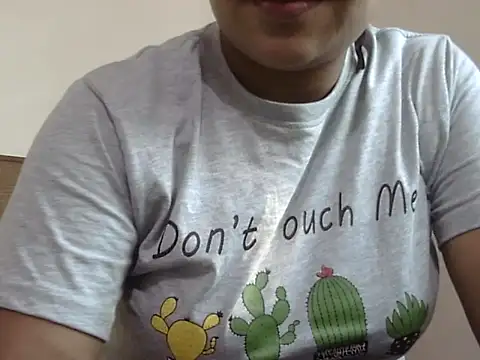 Snapshot of shekira99 chatting on 10-23-25, 01:48 shekira99 online show from 10-23-25, 01:48
