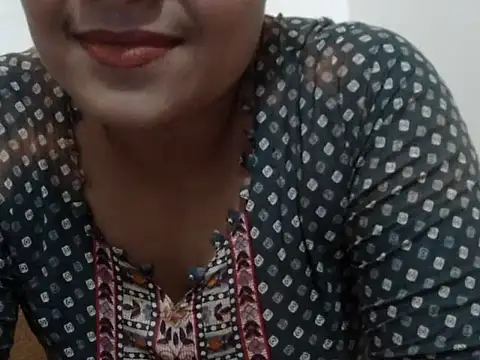 Snapshot of shekira99 chatting on 09-13-25, 12:27 shekira99 online show from 09-13-25, 12:27