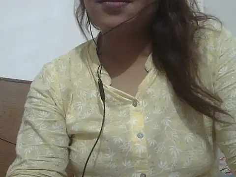 Snapshot of shekira99 chatting on 05-19-26, 07:32 shekira99 online show from 05-19-26, 07:32