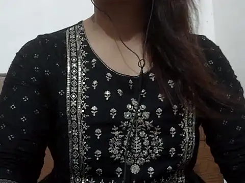 Snapshot of shekira99 chatting on 10-16-25, 02:14 shekira99 online show from 10-16-25, 02:14