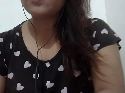 Snapshot of shekira99 chatting on 10-19-25, 09:17 shekira99 online show from 10-19-25, 09:17