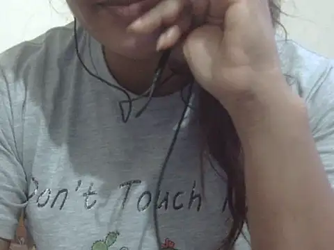 Snapshot of shekira99 chatting on 05-26-26, 05:27 shekira99 online show from 05-26-26, 05:27