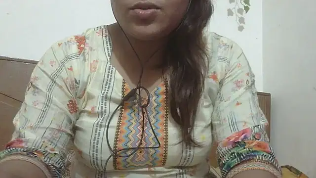 Snapshot of shekira99 chatting on 07-21-26, 02:07 shekira99 online show from 07-21-26, 02:07